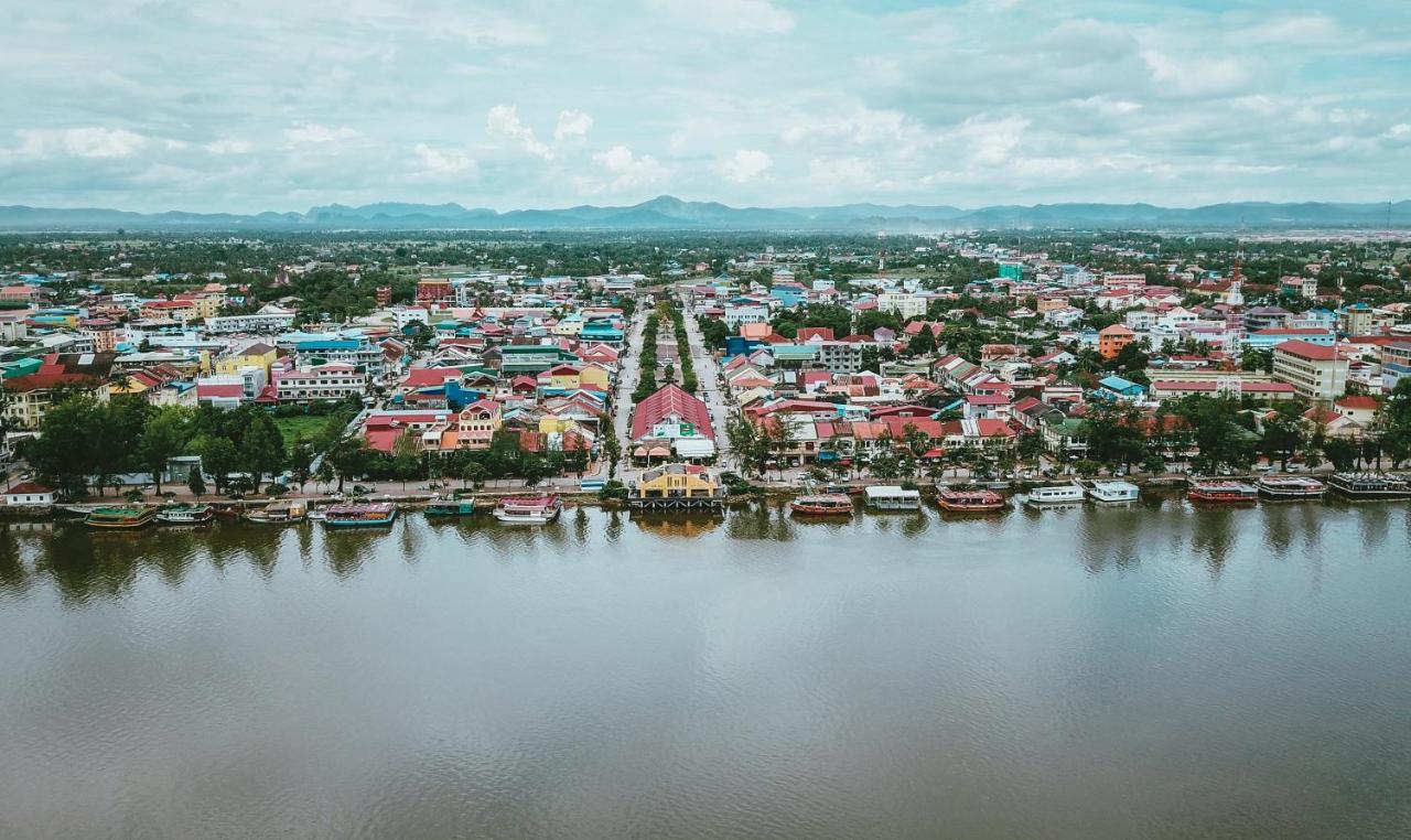Makk Hotel Kampot Exterior photo